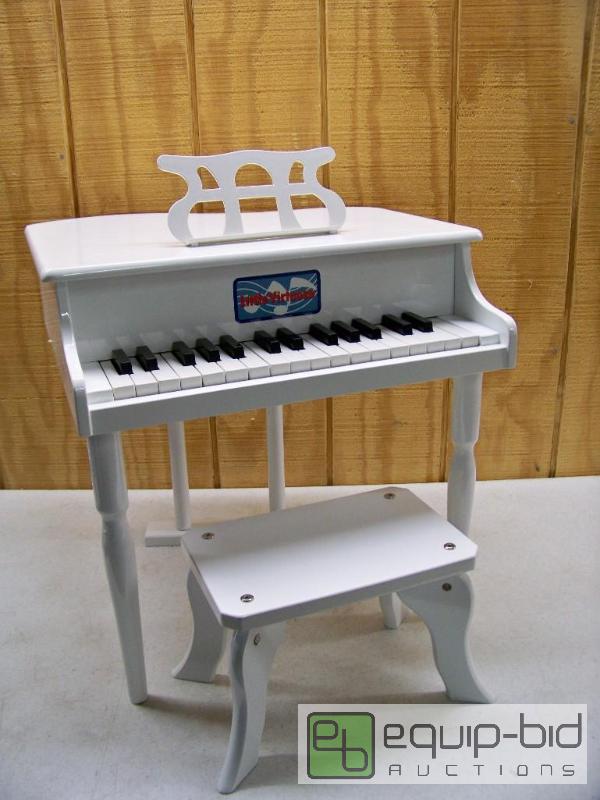 lot 1479 image: Little Virtuoso Baby Grand Toy Piano