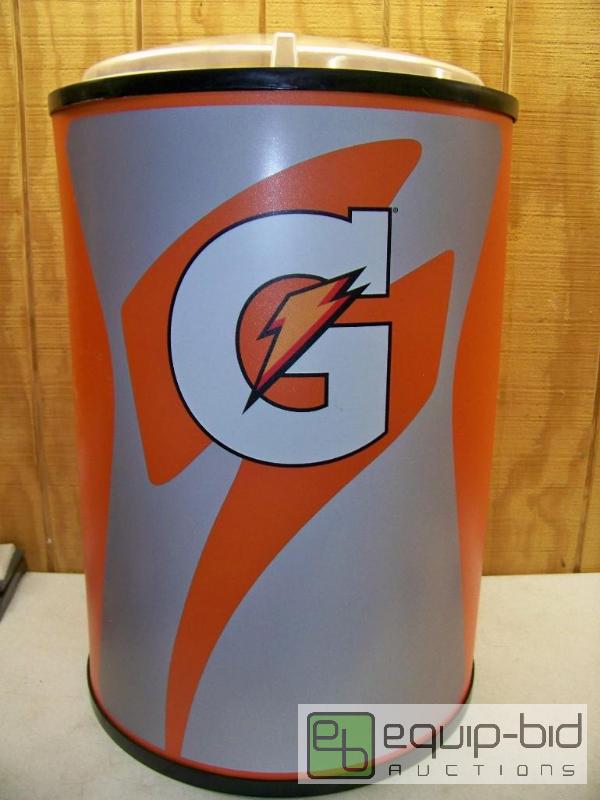 lot 1482 image: Frosty Pause Gatorade Cooler with Casters
