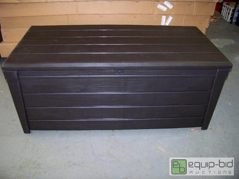 lot 1486 image: Keter Deck Box