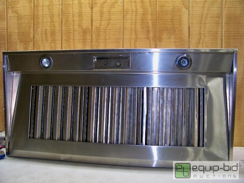 lot 1498 image: Wolf PL562212 120V Exhaust Vent