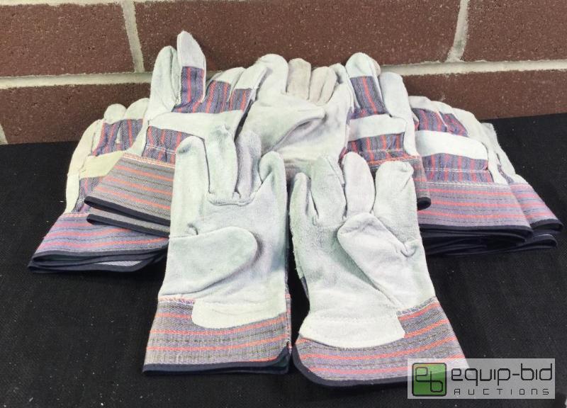 lot 3002 image: Work Gloves