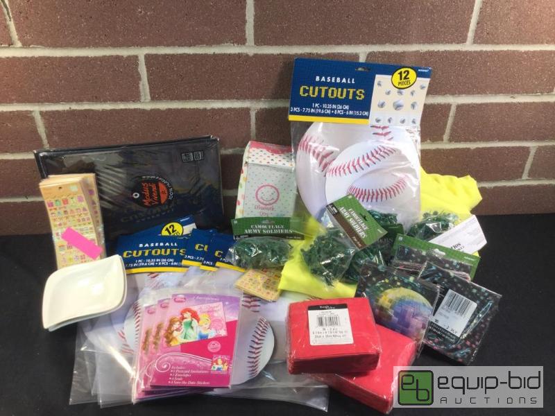lot 3004 image: Party Supplies