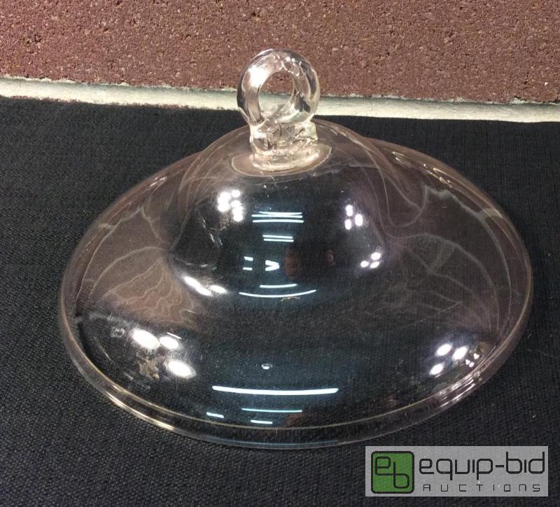 lot 3033 image: Clear Glass Smoke Bell  Quantity 1 Condition...