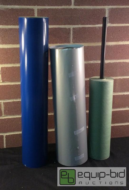 lot 3035 image: Rolls of Wrapping Paper  Quantity 3 Conditio...