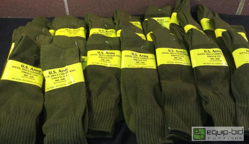 lot 3111 image: Lot of US Army Stretch Socks