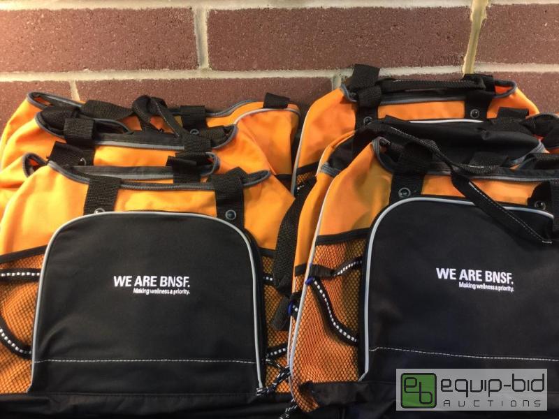 lot 3117 image: Lot of BNSF Duffel Bags