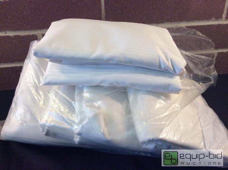lot 3131 image: Patrician T-250 Queen Flat Sheets  Quantity ...