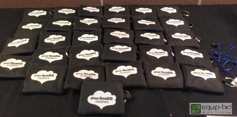 lot 3212 image: Lot of Earbuds in Carrying Bags