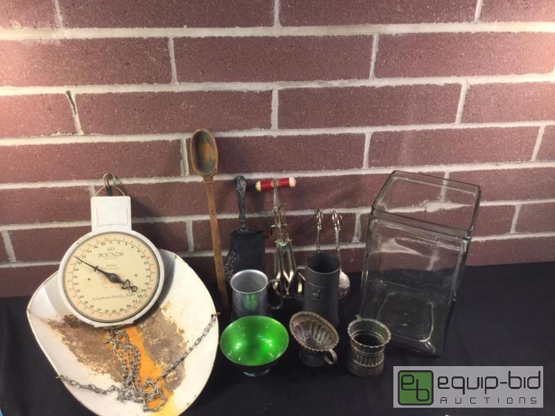 lot 3237 image: Lot of Vintage Items and Antiques  Includes ...