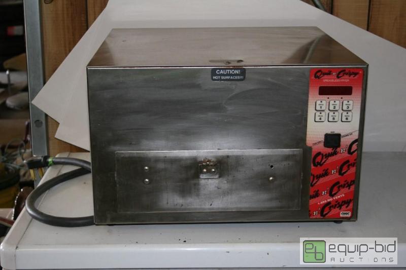 lot 1402 image: Quick n Crispy greaseless fryer 4326-5760 wat...