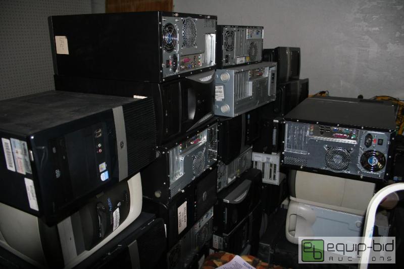 lot 1472 image: Lot includes 25 computer towers (Assortment ...