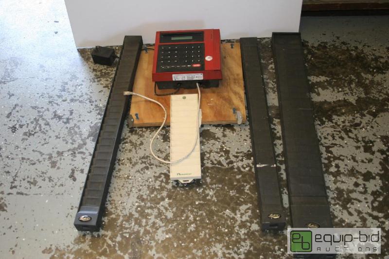 lot 1499 image: KRONOS time-clock wall mount and 4 time-card ...