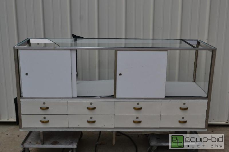lot 61 image: Lighted Glass Display Case with Drawers110V69...