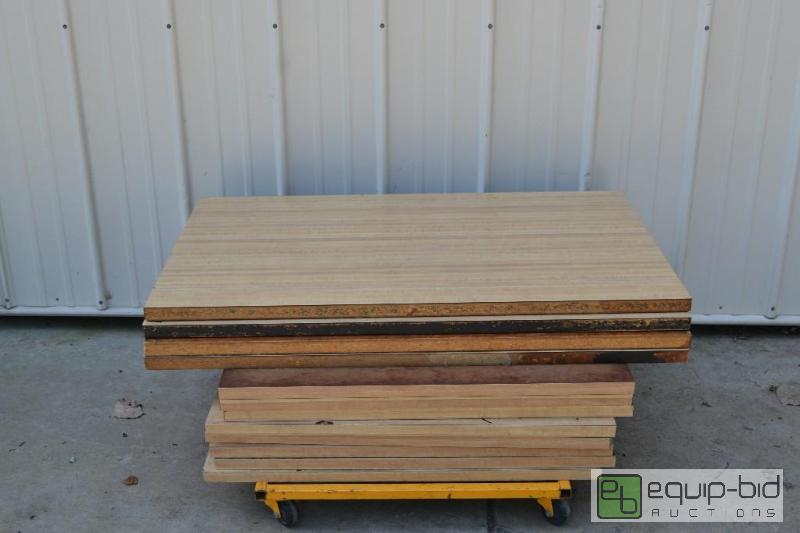 lot 75 image: 12 Wood Decor Laminate Top Tables4 Tables Mea...