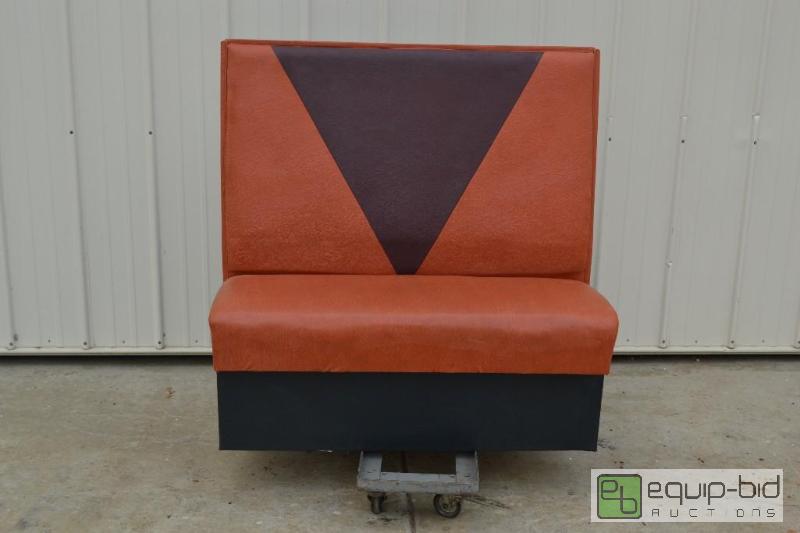 lot 93 image: Vinyl Booth48 Inches WidePictured on Cart Not...