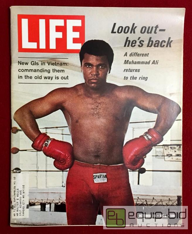 lot 1024 image: MUHAMMAD ALI 1970 LIFE MAGAZINE OCT 23RD AMAZING CONDITION