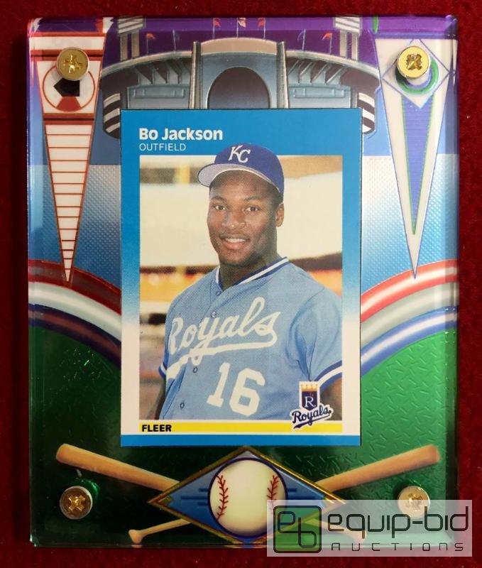 lot 1055 image: BO JACKSON 1987 FLEER ROOKIE (MINT) AMAZING DISPLAY HOLDER