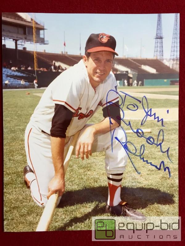 lot 1076 image: BROOKS ROBINSON AUTOGRAPHED 8 X 10 PHOTO WITH COA HALL OF FAMER