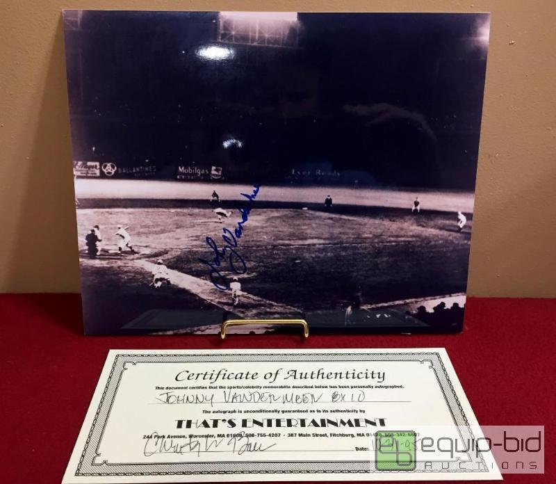 lot 1077 image: JOHNNY VANDER MEER AUTHENTIC AUTOGRAPHED 8 X 10 PHOTO WITH COA - 2 CONSECUTIVE NO HITTERS