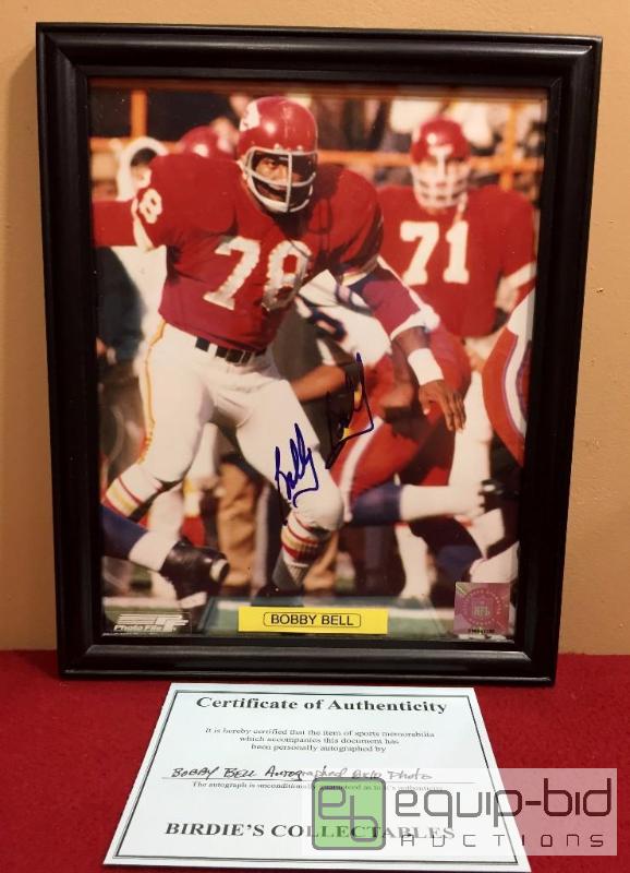 lot 1092 image: BOBBY BELL FRAMED AUTHENTIC AUTOGRAPHED 8 X 10 PHOTO WITH COA 1969 SUPER BOWL TEAM MEMBER