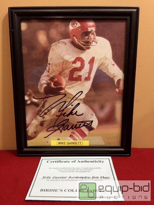 lot 1100 image: MIKE GARRETT FRAMED AUTHENTIC AUTOGRAPHED 8 X 10 PHOTO WITH COA 1969 CHIEFS SUPERBOWL CHAMP PLAYER