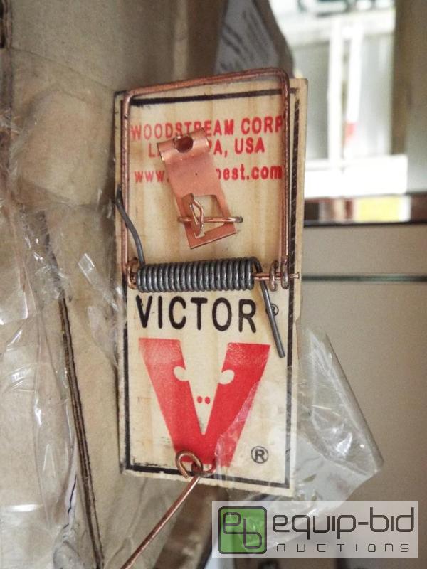 lot 1046 image: Victory Mouse Traps&nbsp   Qty 2 Boxes  See ...