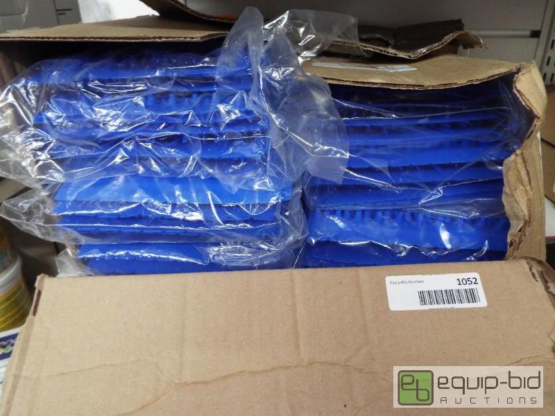 lot 1052 image: Blue Fasteners&nbsp   New&nbsp  Qty 1 case&...