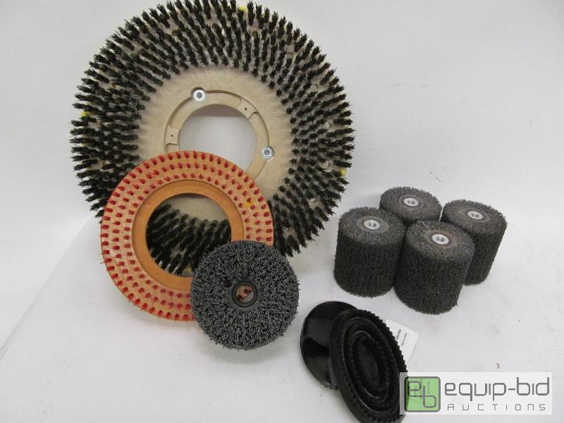 lot 1089 image: Machine Heads for Floor Scrubbers   Nylon   S...