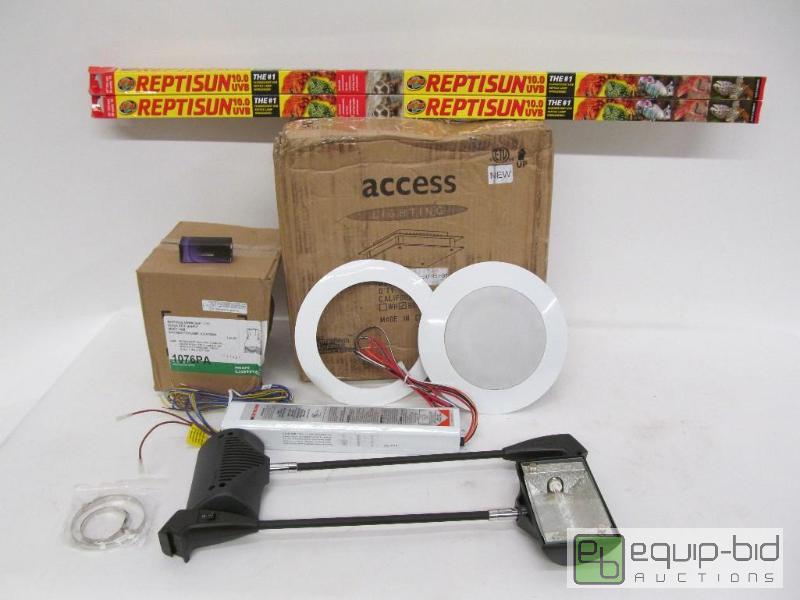 lot 5638 image: Lighting Lot    Qty 2 Reptile Bulbs   Big Ass...