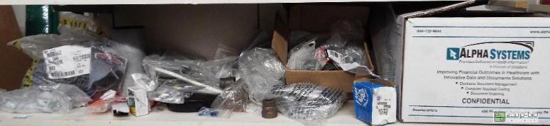 lot 5682 image: Hardware Lot&nbsp   Angel Irons 6 x 8&nbsp...