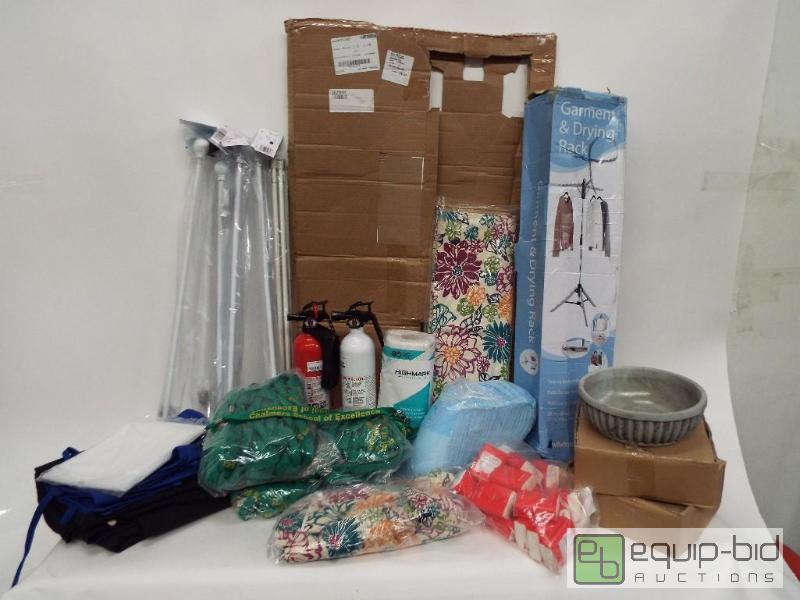 lot 5690 image: Home goods lot   Aprons&nbsp       Qty 2&nbs...