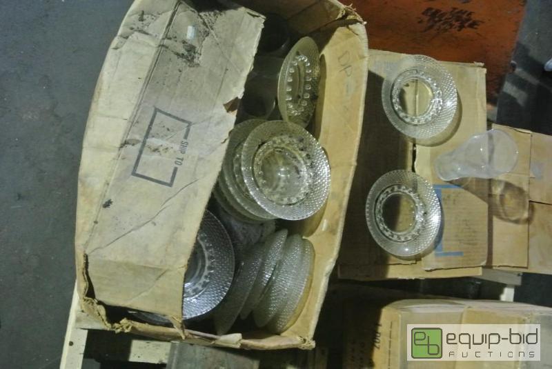 lot 122 image: Lot of Two Boxes of Misc. Glassware