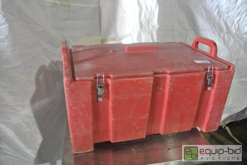 lot 206 image: Cambro Catering Box