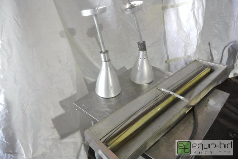 lot 213 image: Lot of Two Warming Lights and Food Warmer