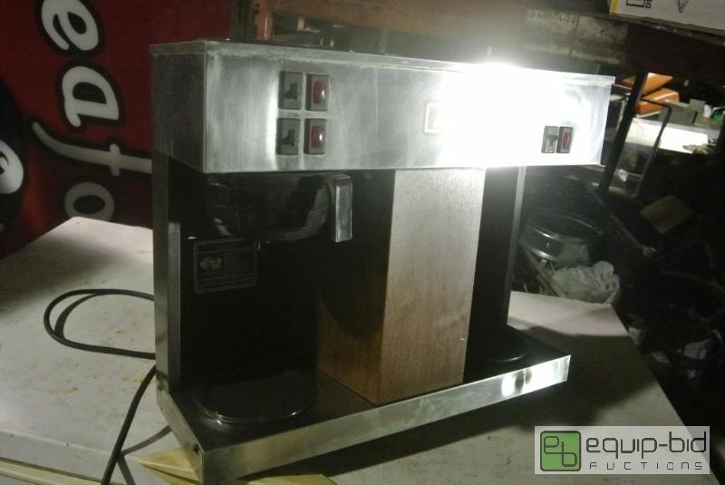 lot 649 image: Bunn Pour O Matic Coffee Brewer and Warmer