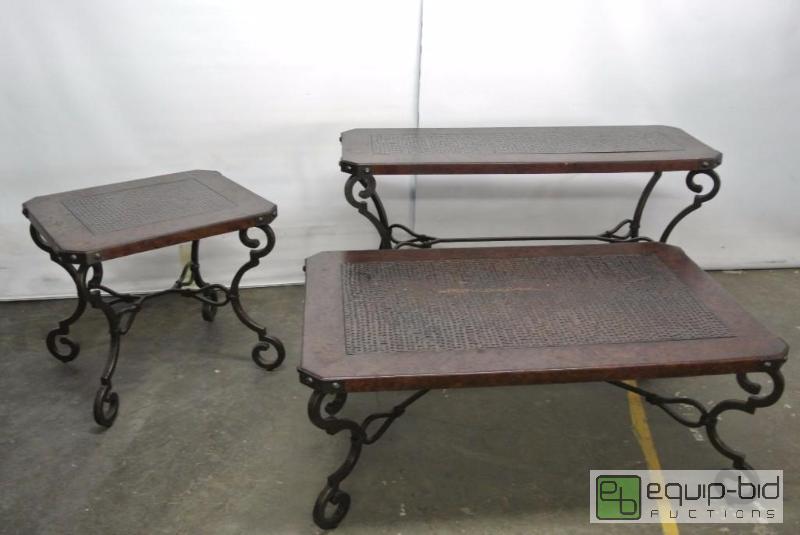 lot 2047 image: Matching 4pc South Western Style Tables