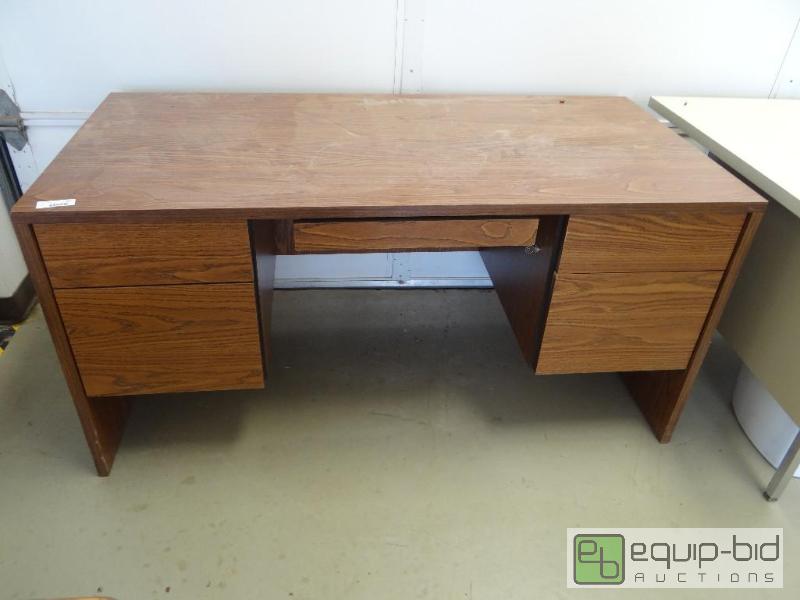 lot 107 image: Office desk with 5 drawers....