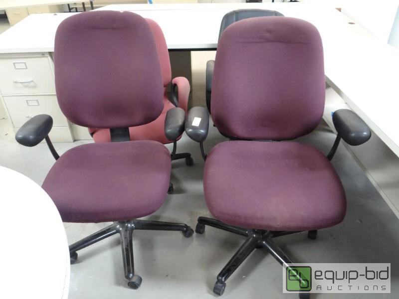 lot 122 image: Lot of 4 office chairs....