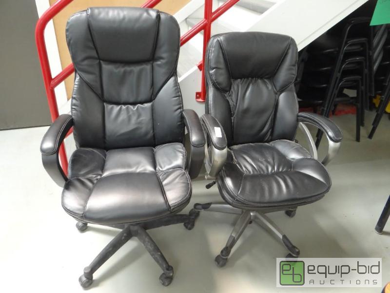 lot 123 image: Lot of 2 office chairs....