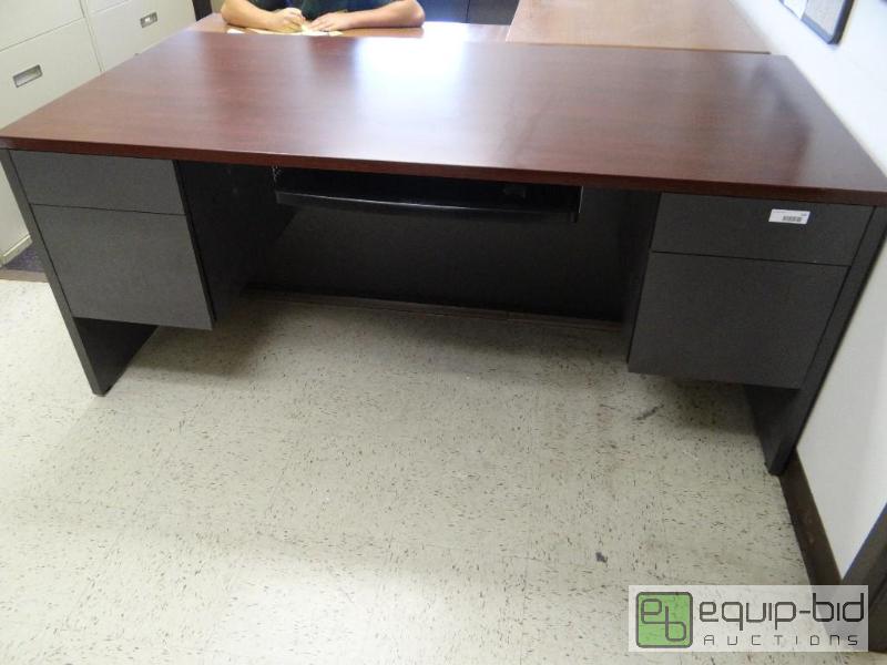 lot 133 image: Nice looking executive office desk with drawe...