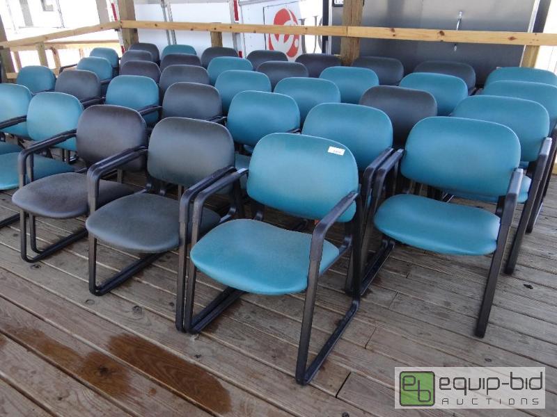 lot 143 image: Large lot of approx. 36 nice looking HON offi...