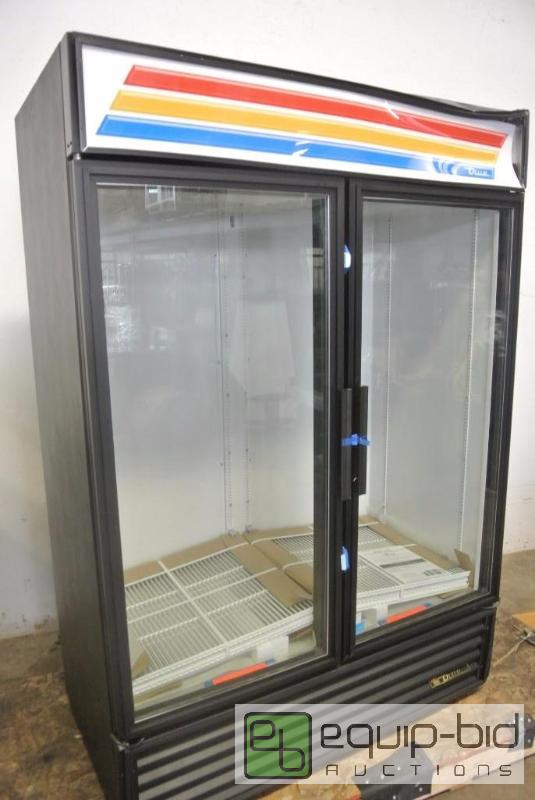 True TUC-60 - 60.5 Undercounter Refrigerator - 2 Door 4 Shelves