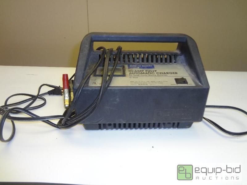 lot 116 image: 10 Amp Charger...
