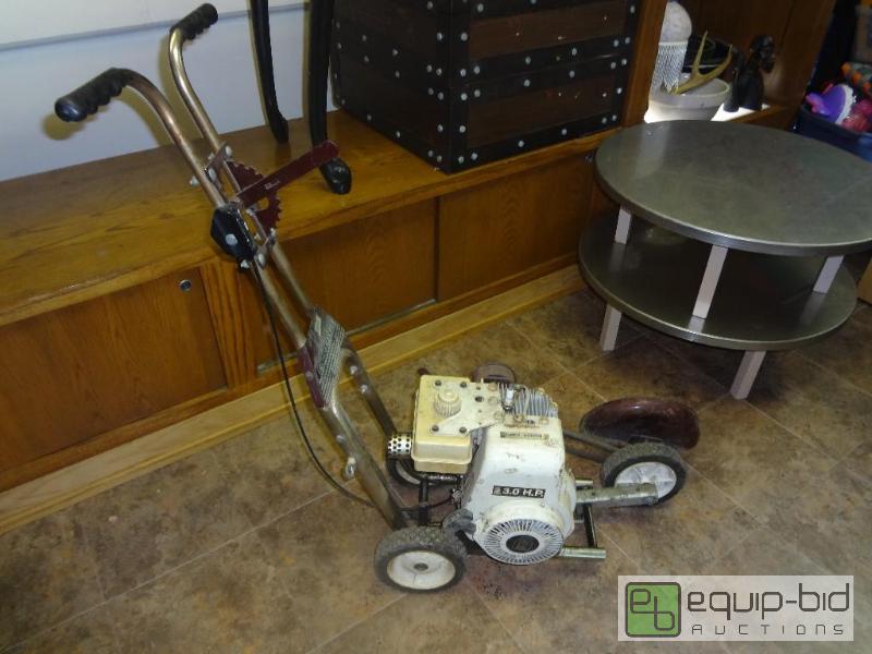 lot 22 image: Lawn Keeper Edger unknown working condition...