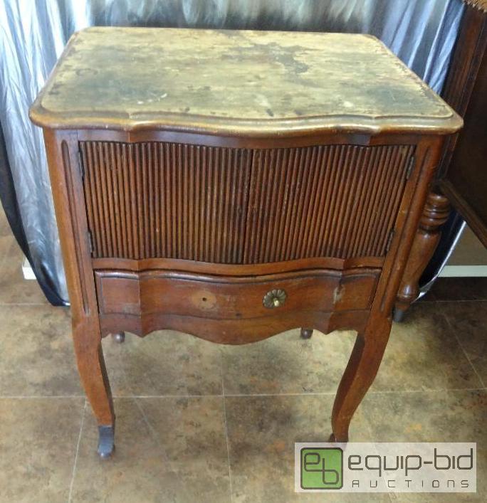 lot 29 image: Antique Side Table in need of refurb...