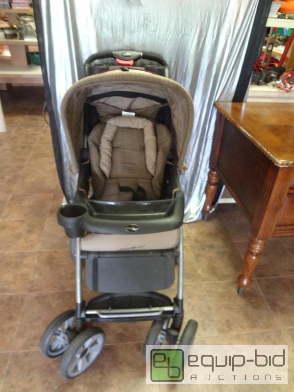 lot 30 image: Eddie Bauer Stroller...
