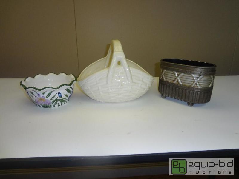 lot 305 image: MIxed Glassware Lot...