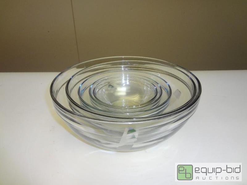 lot 313 image: Huge Glassware Baking MIxing Lot...