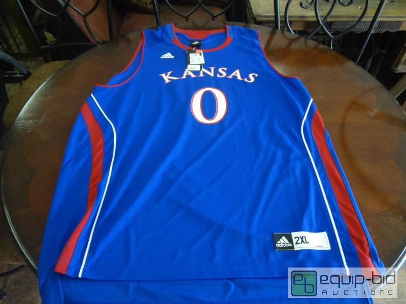 lot 324 image: XXL Jersey...