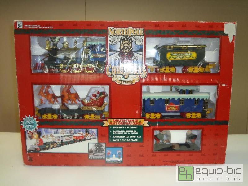 lot 38 image: Christmas Train Set...